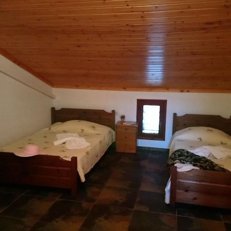 Aparthotel Kiwi Kastle à Néa Fókaia Extérieur photo