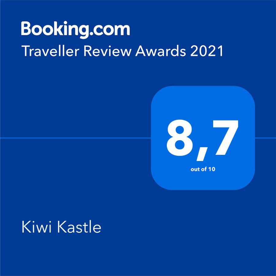 Aparthotel Kiwi Kastle à Néa Fókaia Extérieur photo
