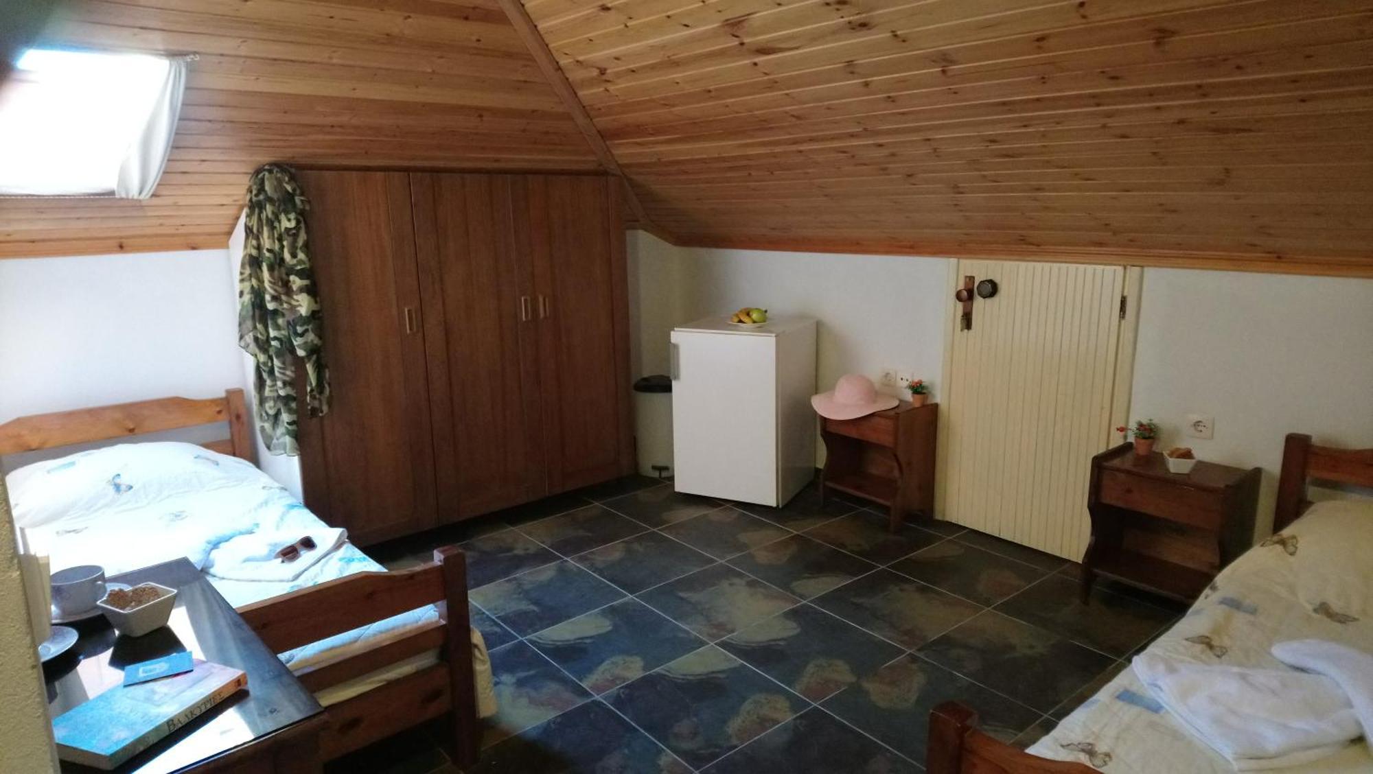 Aparthotel Kiwi Kastle à Néa Fókaia Extérieur photo