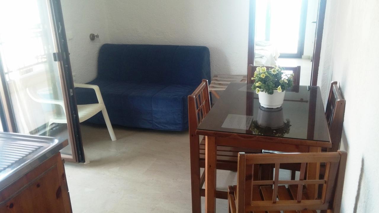 Aparthotel Kiwi Kastle à Néa Fókaia Extérieur photo